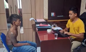 f-Darmaji-kiri-pelaku-curanmor-saat-diperiksa-penyidik-di-Mapolsek-Prigenfrom-Polsek-Prigen-1153629958