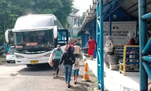 f-bus-AKDP-transit-di-Terminal-Tipe-A-Pandaan-saat-longweekend-1zal-249261741