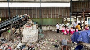 sampah-rumah-tangga-agar-wilayah-Randupitu-bersih-dan-nyaman