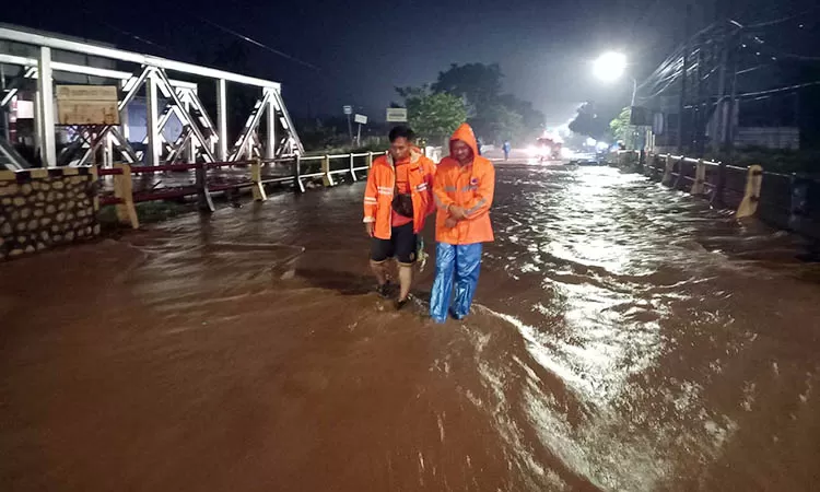 F-sungai-petung-meluap-4267765436