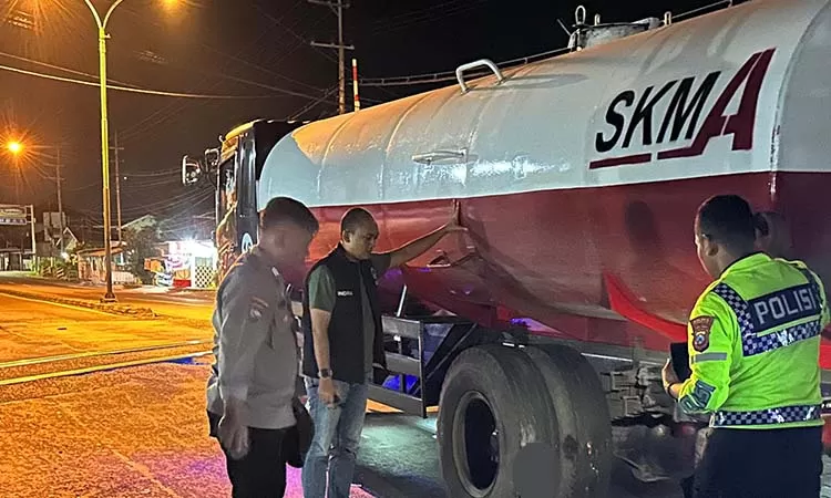 ft-kecelakaan-maut-terlindas-truk-gandeng-502534029