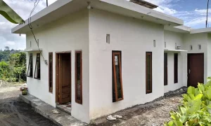 f-TKP-rumah-warga-dibobol-maling-berada-di-Lingkungan-Tulang-Kelurahan-Ledug-Kecamatan-Prigenzal-2743589801