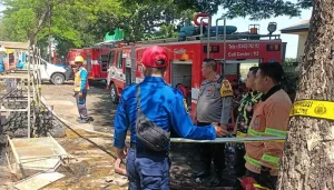 ft-kebakaran-pasar-grati-1268630112