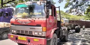 ft-truk-peti-kemas-terjatuh-2448758862