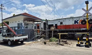 F-pos-perlintasan-di-blandongan-321792649