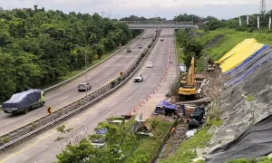 f-pekerjaan-fisik-perkuatan-tebing-di-ruas-jalan-tol-gempan-Desa-Randupitu-Kecamatan-Gempol-1zal-2609682935