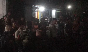 ft-bunuh-diri-tabrakan-KA-3752314657