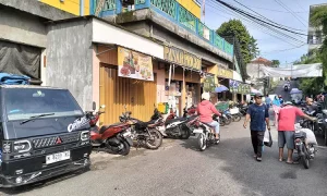 f-Pasar-Prigen-salah-satu-pasar-rakyat-atau-daerah-tahun-ini-ada-kegiatan-rehab-1zal-2433098673 (1)