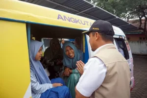 F-angkutan-wisata-964648115