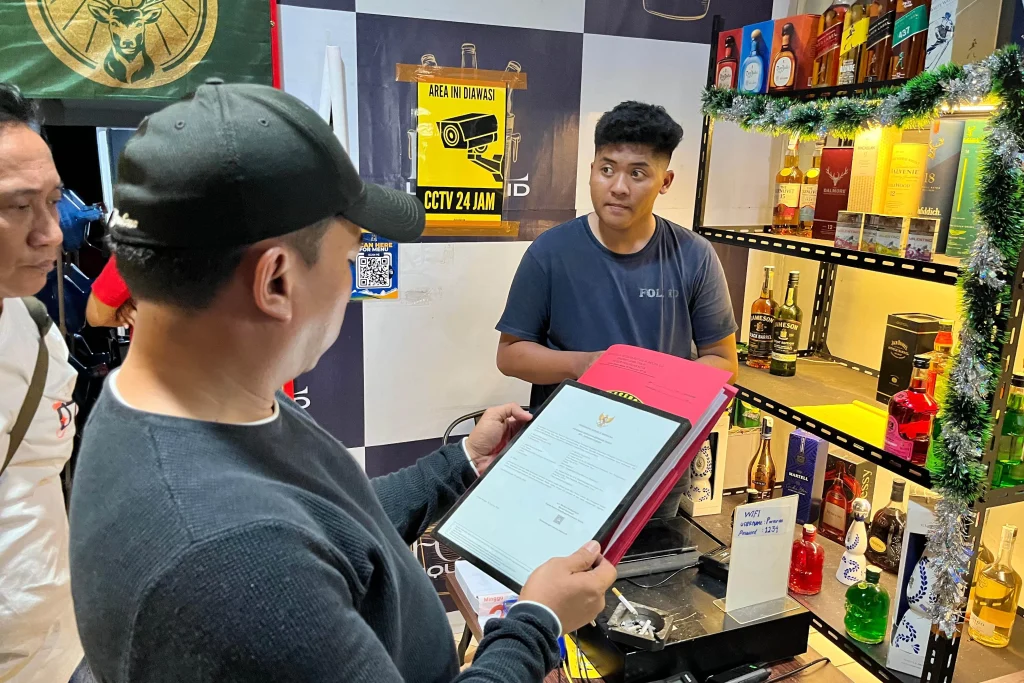 Foto-beri-edukasi-pemilik-cafe-paravan-2738838514