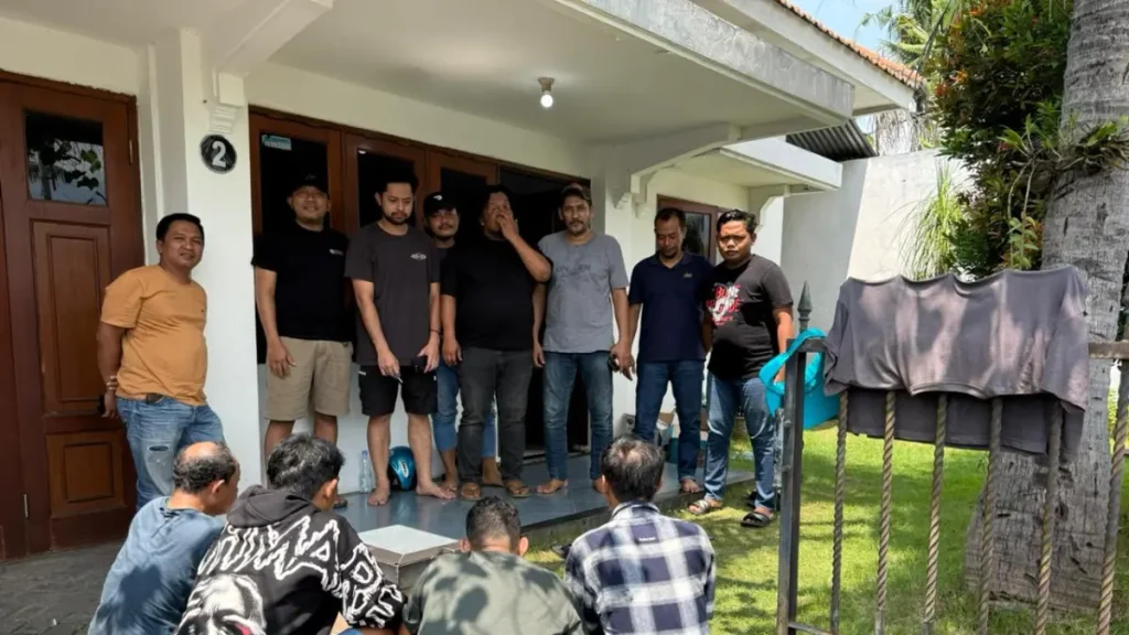empat-pelaku-spesialis-pencurian-rumah-kosong-lintas-daerah-saat-diamankan-tim-jatanras-polda-jatim-u3e4k