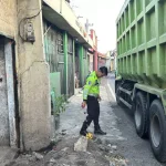 Motor Mio Boncengan Tiga Oleng saat Menyalip di Gadingrejo Pasuruan, Remaja 16 Tahun Tewas Terlindas Truk Tronton