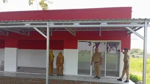 sudah-jadi-kios-di-dusun-sumurwaru-timur-yang-jumlahnya-ada-12-unit-kios-ini-akan-menjadi-cikal-bakal-pasar-wisata-foto-fuad-alyzen-jawa-pos-radar-bromo-RJDSP