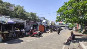 terlihat-kumuh-sejumlah-kios-yang-berada-di-sisi-barat-areal-pasar-besar-pasuruan-kios-kios-inilah-yang-bakal-dibongkar-foto-fahrizal-firmanijawa-pos-radar-bromo-itjhF