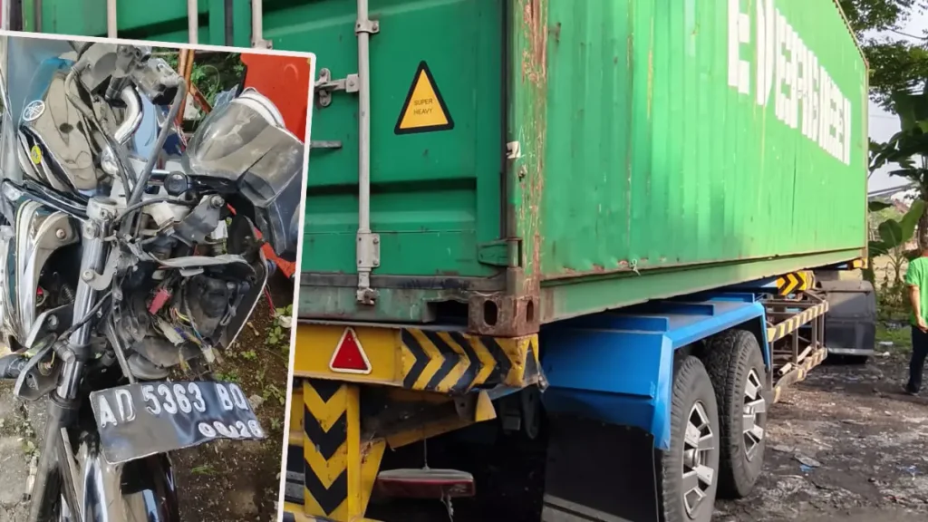 barang-bukti-kondisi-truk-dan-motor-yang-terlibat-tabrakan-di-bypass-gempol-senin-45-XyonW