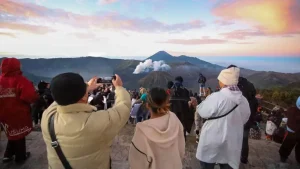 favorit-kawasan-gunung-bromo-yang-masih-menjadi-tempat-favorit-bagi-wisatawan-untuk-berdatangan-mokhamad-zubaidillahradar-bromo-ILCNi