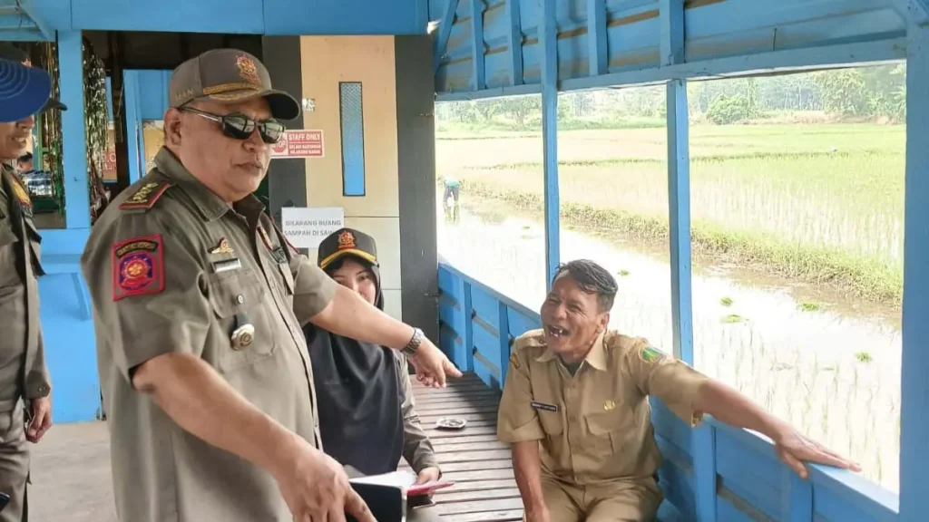 razia-satpol-pp-kota-pasuruan-ketika-melakukan-razia-asn-senin-274-dok-jawa-pos-radar-bromo-Ivnla