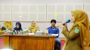 unjuk-kemampuan-salah-satu-nominator-memaparkan-inovasinya-foto-m-zubaidillahjawa-pos-radar-bromo-9KhSp