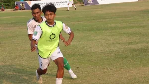 sengit-duel-antara-digdaya-kecamatan-grati-dan-lekok-united-di-lapangan-mojoparon-jumat-49-sore-foto-fandi-armantojawa-pos-radar-bromo-623AQ
