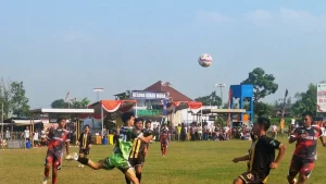 tampil-agresif-duel-antara-beji-united-jersey-hitam-merah-dan-ss-purwodadi-hitam-merah-di-lapangan-ngadiumulyo-sukorejo-jumat-49-sore-3Musk