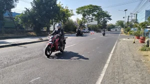 tkp-lokasi-kecelakaan-maut-mobil-avanza-seruduk-xride-yang-membuat-korban-pemotor-meninggal-di-lemahbang-sukorejo-kabupaten-pasuruan-rizal-syatori-radar-bromo-KxtkC